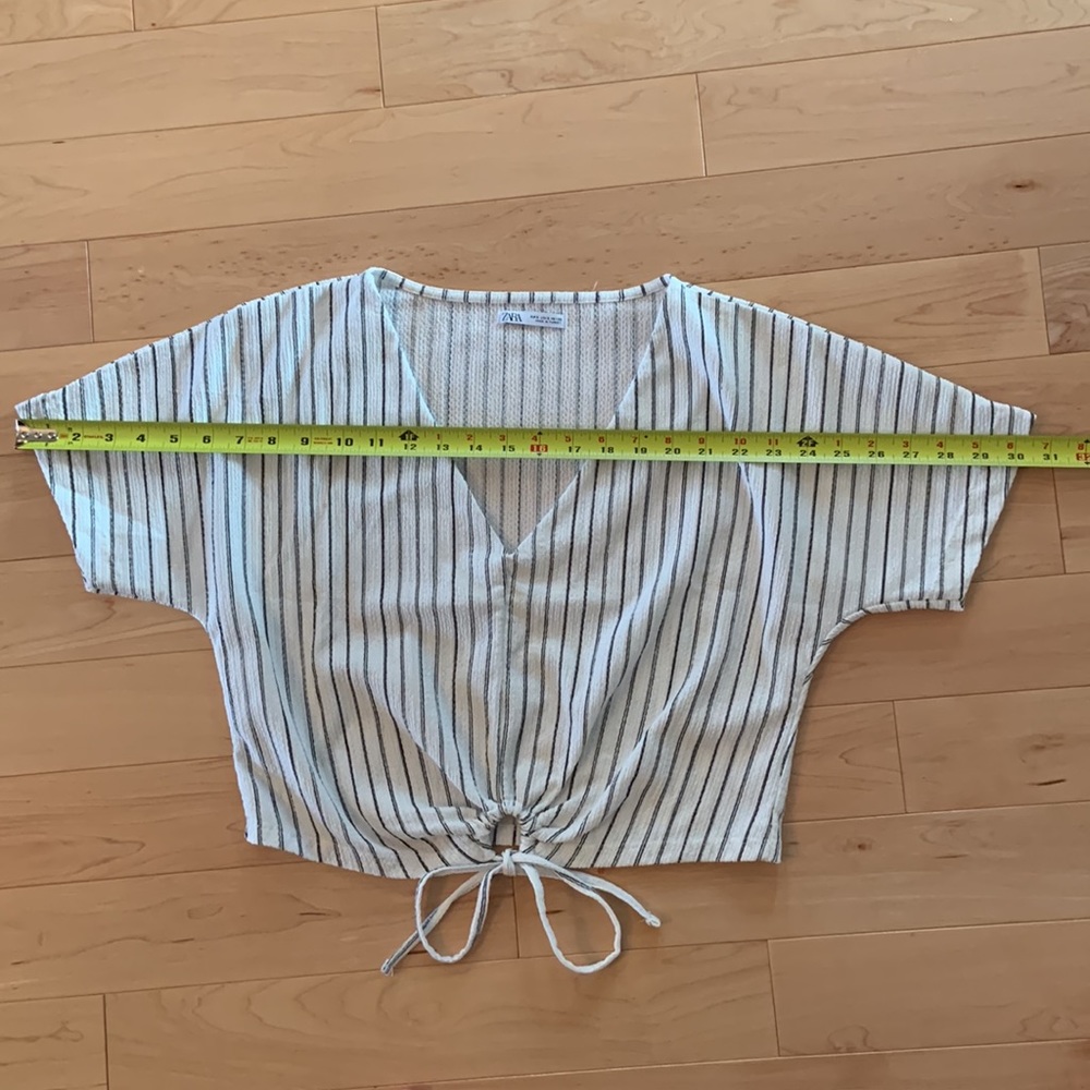Black and White Striped Zara Cropped V-Neck Top - Picture 5 of 9